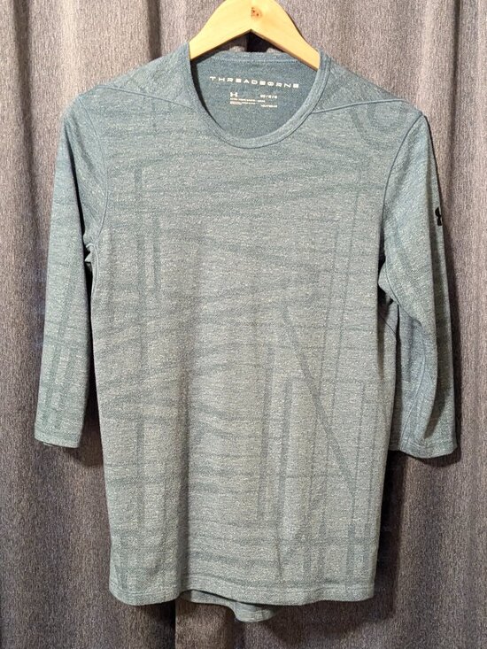 Under Armour Tops - Under Armor Threadborne Heat Gear Top EUC